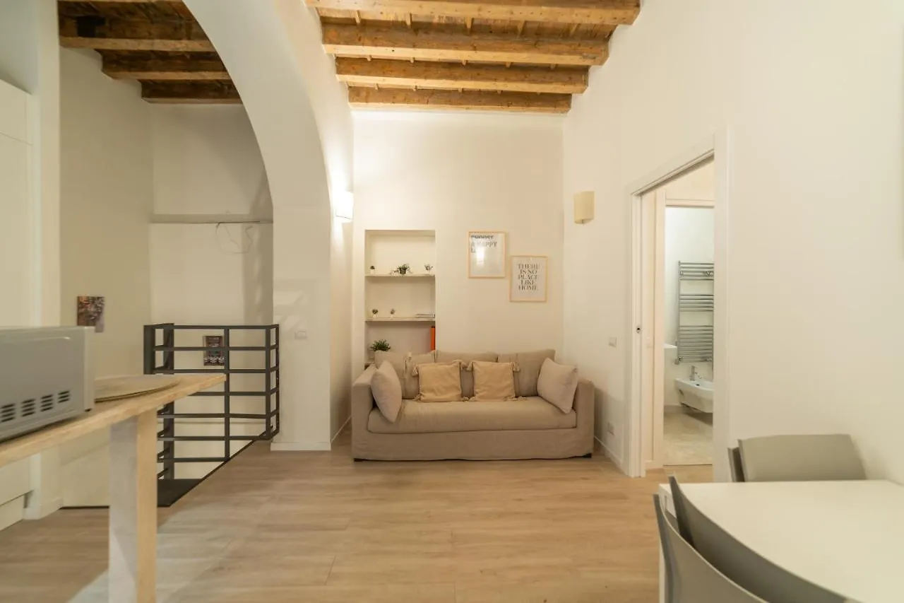 Cozy And Modern Apartment Brera Milan