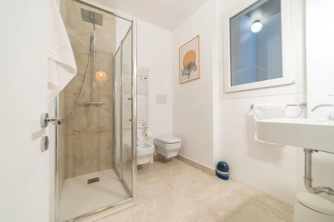 Cozy And Modern Apartment Brera Milan
