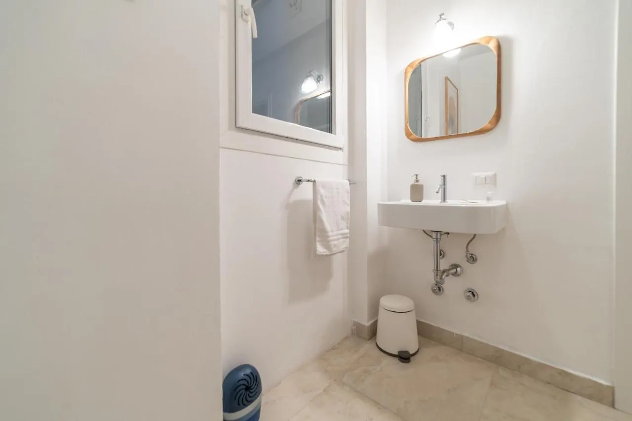 Cozy And Modern Apartment Brera Milan