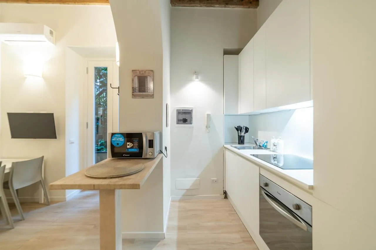 Cozy And Modern Apartment Brera Milan